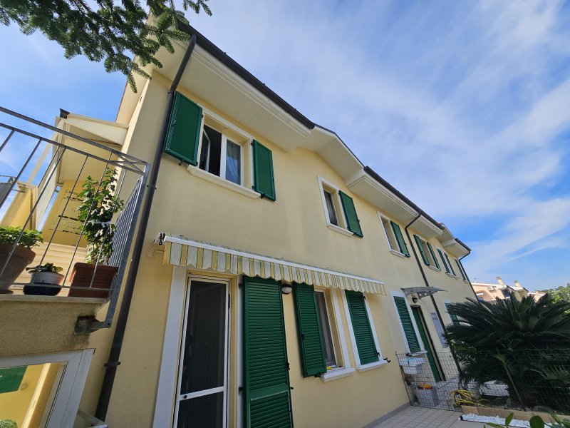 Cerco rustico Numana